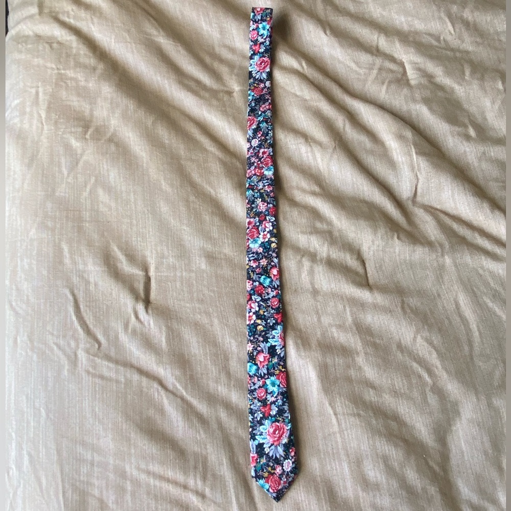 NWOT Mens Original Penguin Floral Print Tie